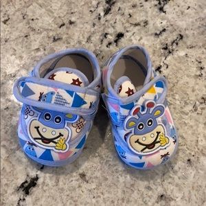 Size 3.5 Like New Baby Shoes